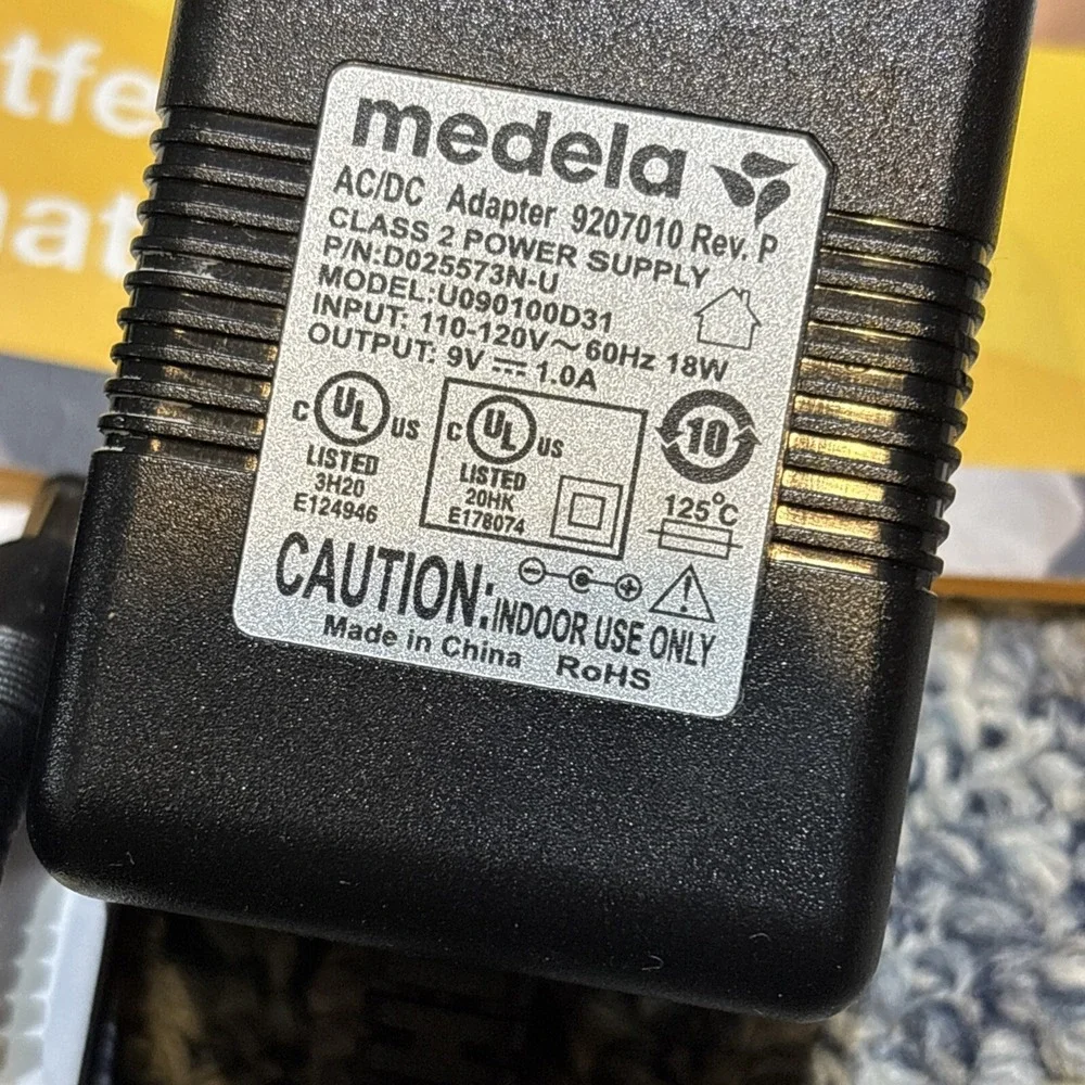 Genuine Medela AC/DC Adapter 9207010 Power Supply Battery Pack 9017002
